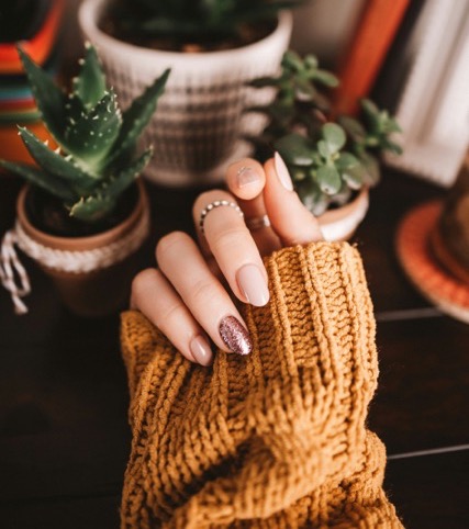 خدمات تخصصی ناخن | میدان انقلاب | تهران